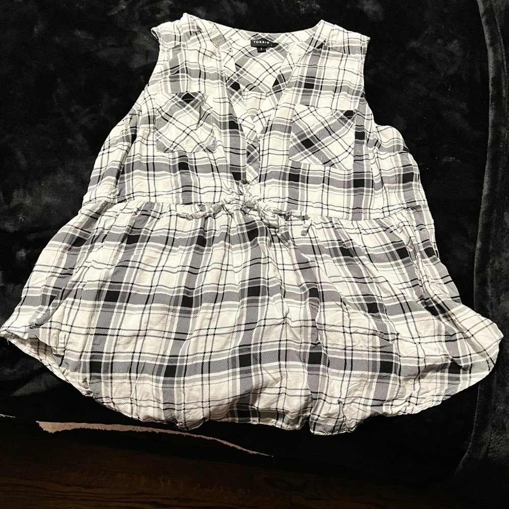 TORRID | Black and White Plaid sleeveless top- Size XL